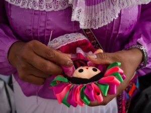 Como se hacen las muñecas lele